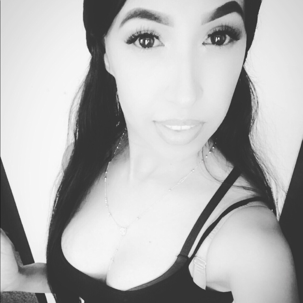 Meet your Posher, Aline